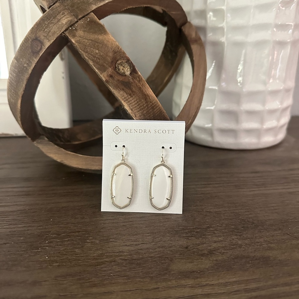 Kendra Scott Earrings ✨